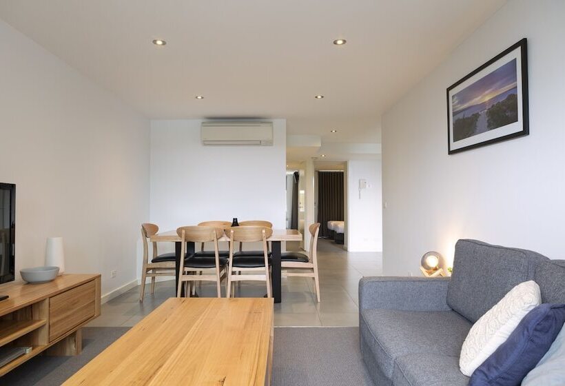 低层单卧公寓, The Dolphin Apartments