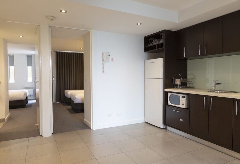 低层单卧公寓, The Dolphin Apartments