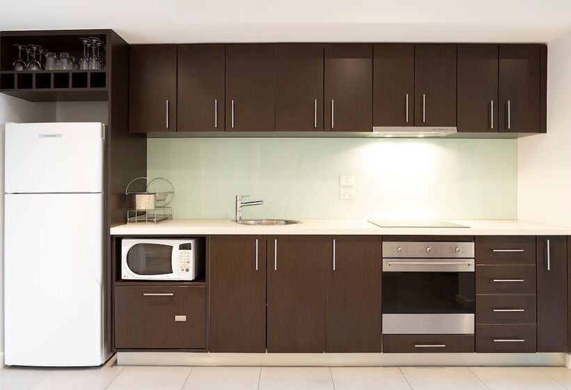 低层单卧公寓, The Dolphin Apartments