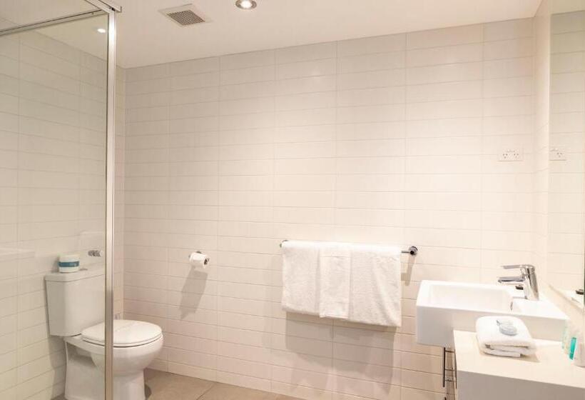 侧面带海景及2个卧室的公寓, The Dolphin Apartments