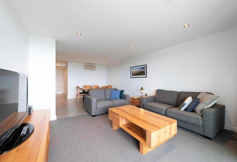 侧面带海景及2个卧室的公寓, The Dolphin Apartments