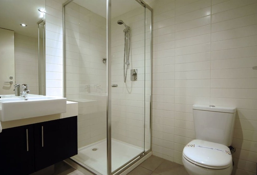 低层单卧公寓, The Dolphin Apartments