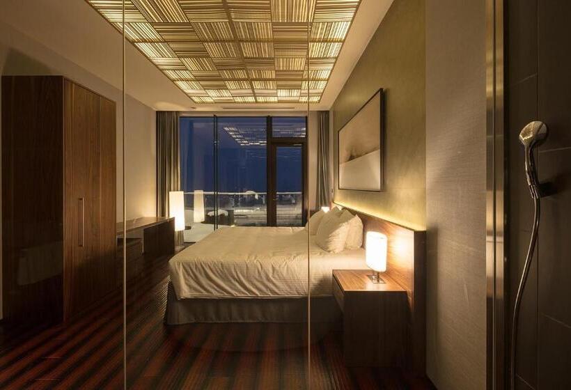 חדר פנטהאוז, Aya Niseko