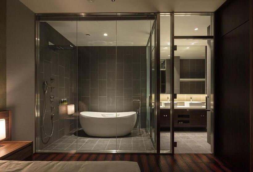 חדר פנטהאוז, Aya Niseko