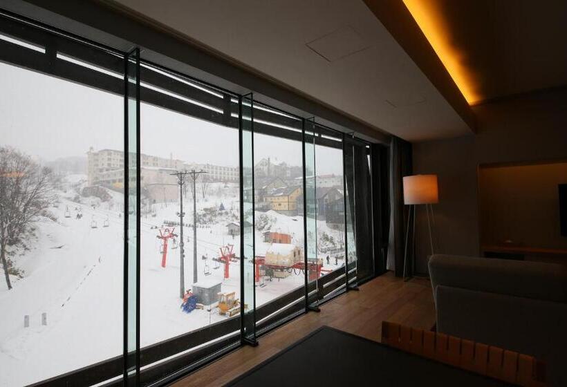 דירת שלושה חדרים, Aya Niseko