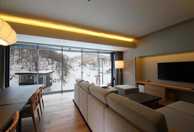 דירת שלושה חדרים, Aya Niseko