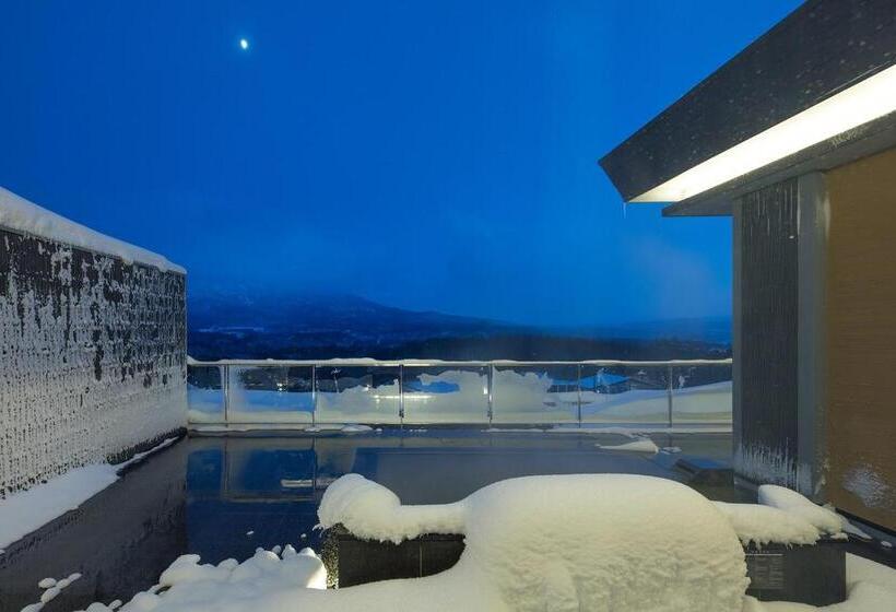 חדר פנטהאוז, Aya Niseko