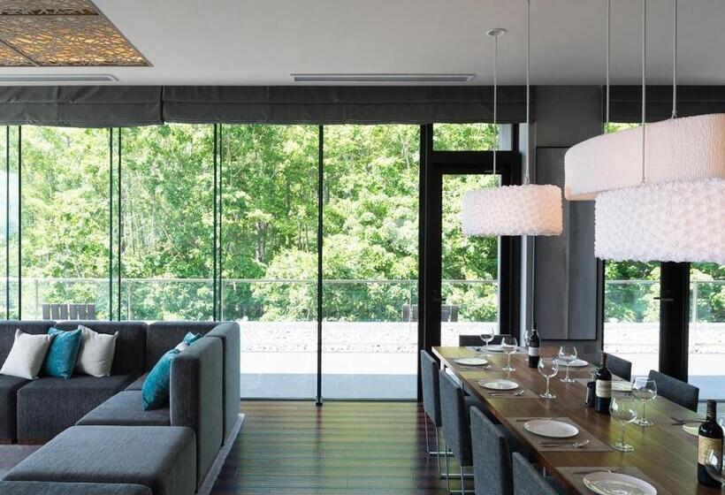 חדר פנטהאוז, Aya Niseko