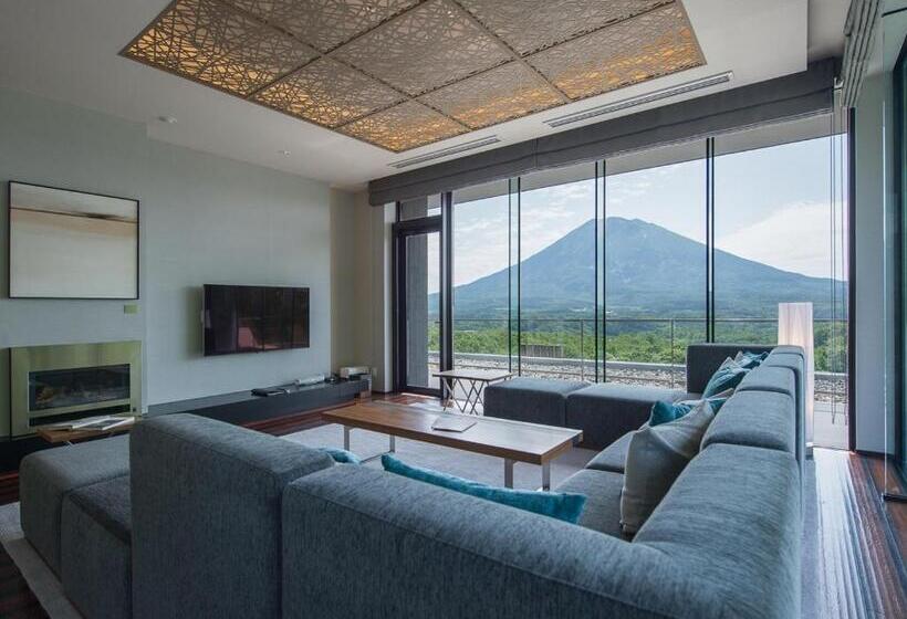 חדר פנטהאוז, Aya Niseko