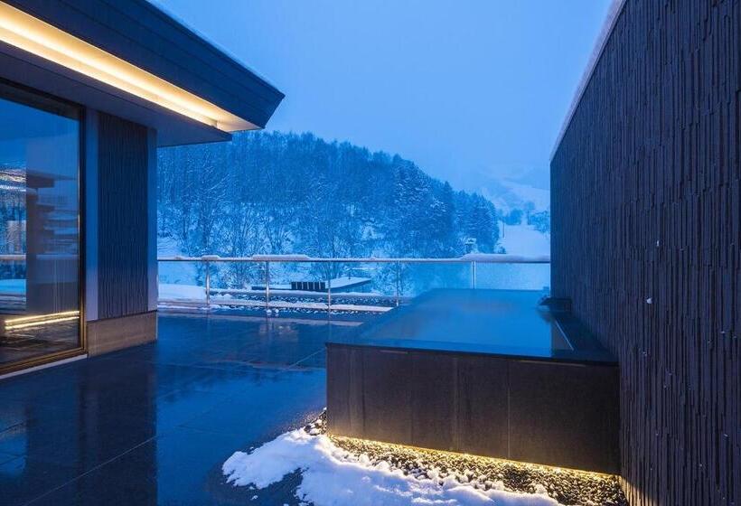 חדר פנטהאוז, Aya Niseko