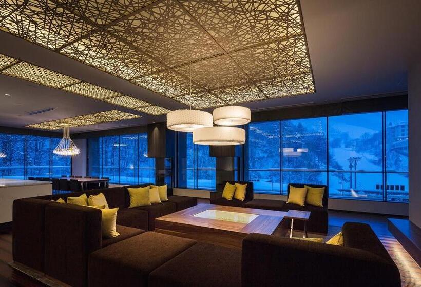 חדר פנטהאוז, Aya Niseko