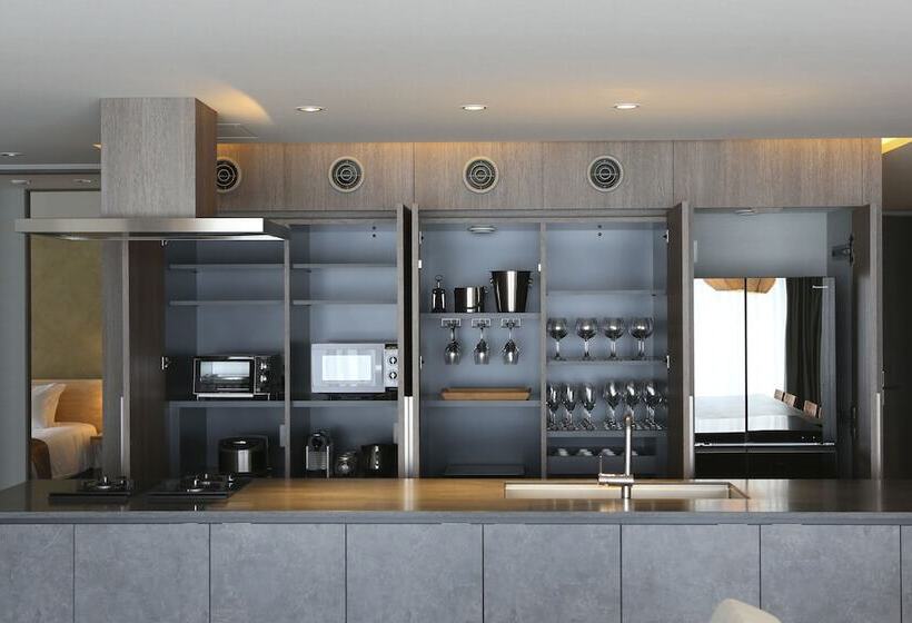 דירת שלושה חדרים, Aya Niseko