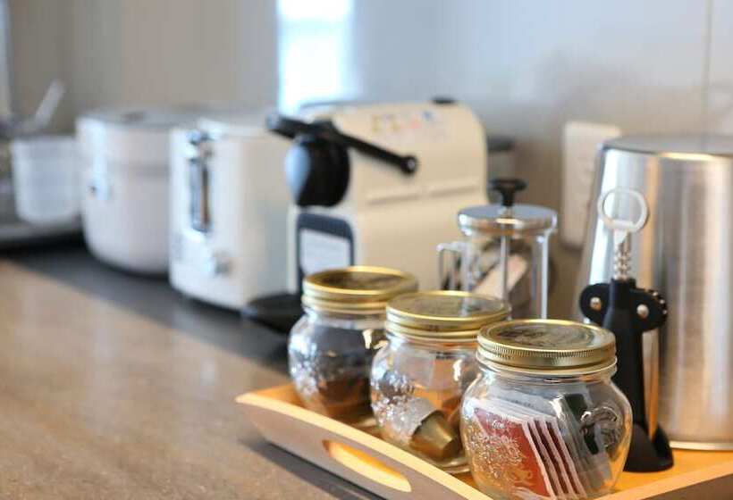 דירת שני חדרים, Aya Niseko