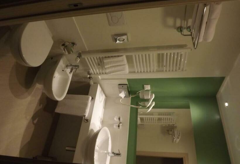 استودیوی استاندارد, Chc Business Residence