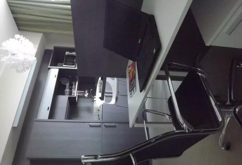 استودیوی استاندارد, Chc Business Residence