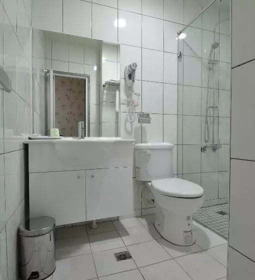 اتاق لوکس, A Casa