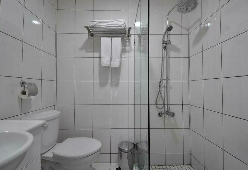 اتاق استاندارد, A Casa