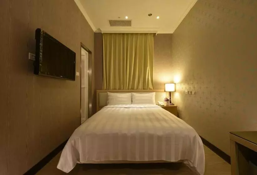 اتاق اکونومی, A Casa