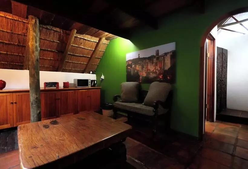 ファミリールーム, Bali At Scenic Haven Lodge In Hartbeespoort