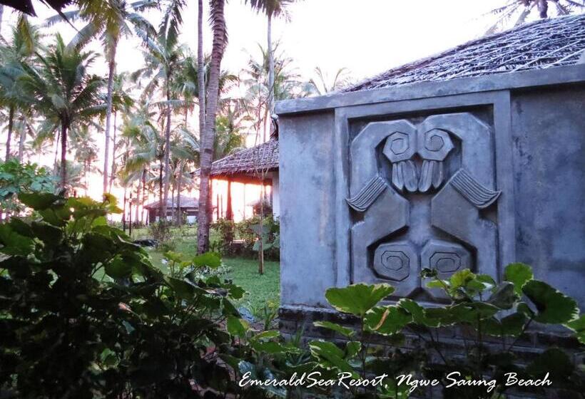 Superior bungalow garden view, Emerald Sea Resort