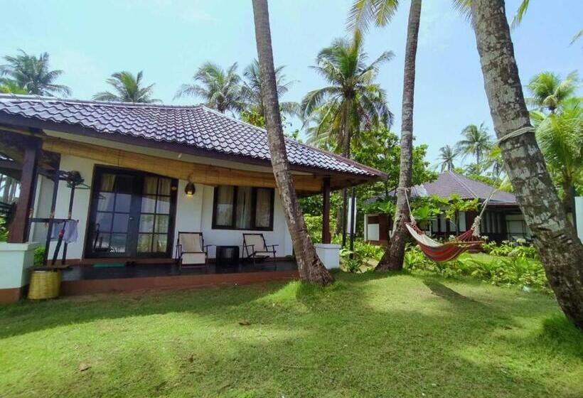 اتاق استاندارد با تخت بزرگ, Emerald Sea Resort