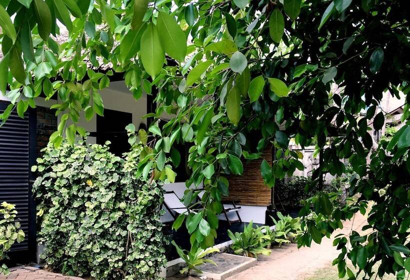 Superior bungalow garden view, Emerald Sea Resort