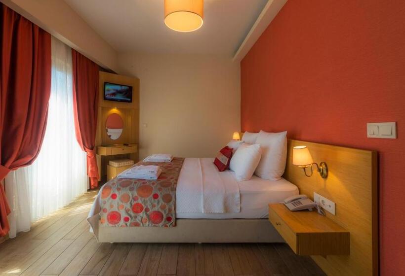 庭の見えるスタンダードトリプルルーム, Esida