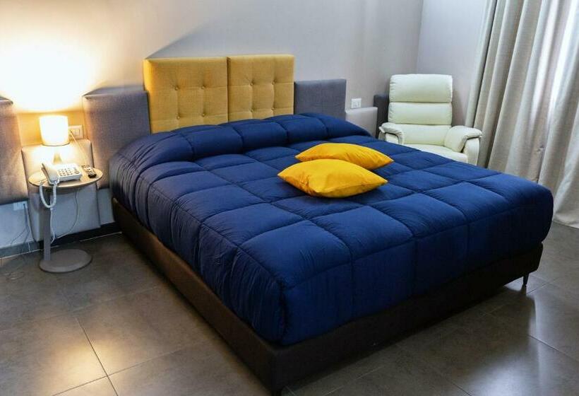 اتاق لوکس, Eubea