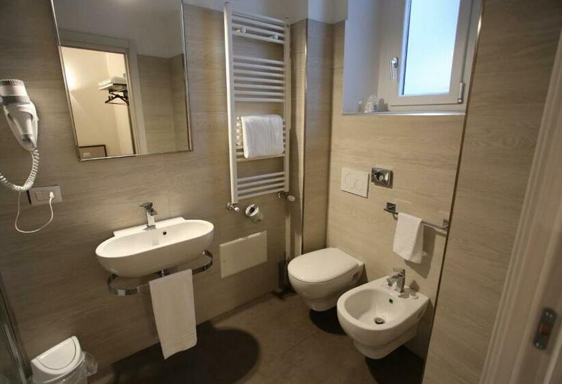 اتاق لوکس, Eubea