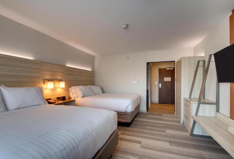 Номер Стандарт Адаптированный для Инвалидов, Holiday Inn Express & Suites Galesburg, An Ihg