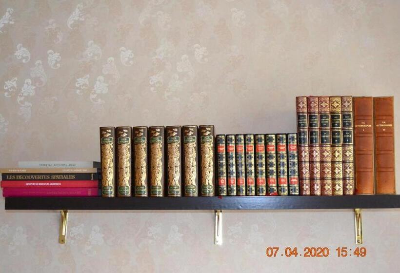 غرفة ديلوكس, Le Castel