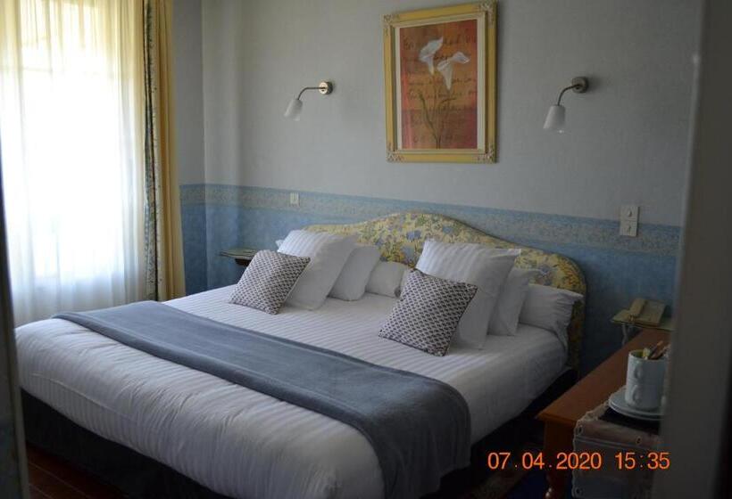 غرفة قياسية, Le Castel