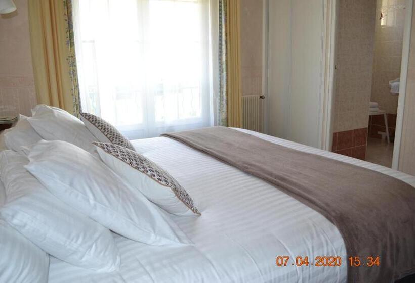 غرفة قياسية, Le Castel