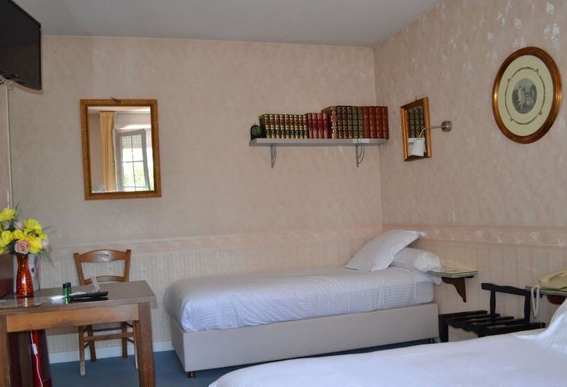 غرفة قياسية ثلاثية, Le Castel