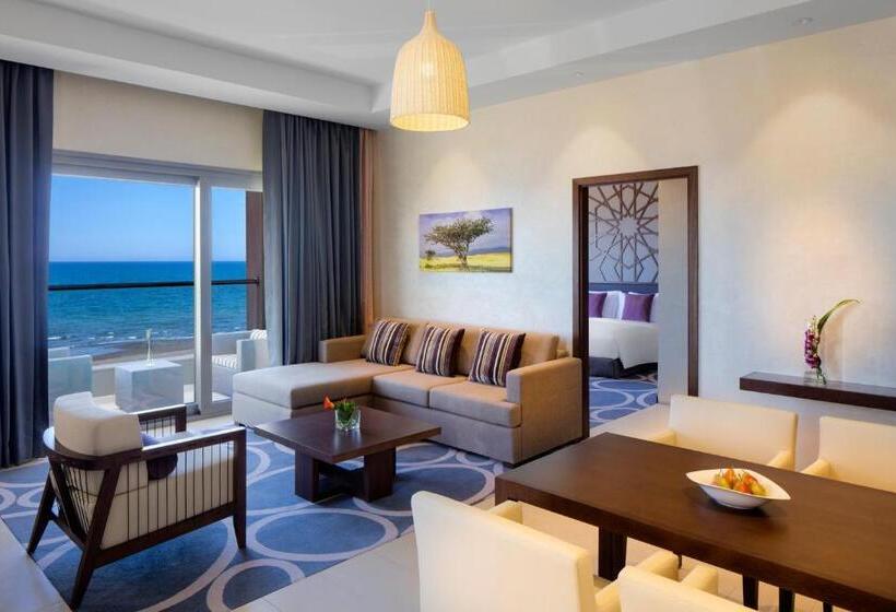 سوییت با چشم‌انداز دریا, Radisson Blu Hotel & Resort, Sohar