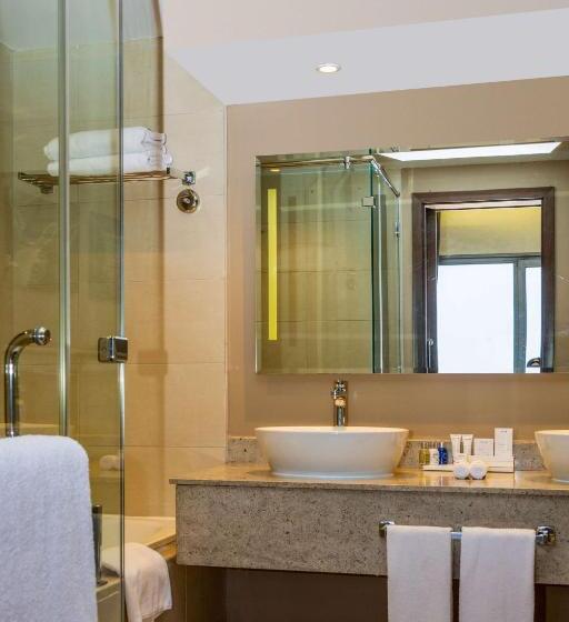 سوییت با چشم‌انداز دریا, Radisson Blu Hotel & Resort, Sohar