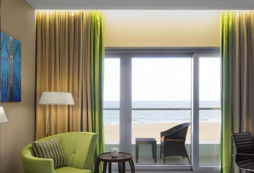 اتاق سوپریور با چشم‌انداز دریا, Radisson Blu Hotel & Resort, Sohar