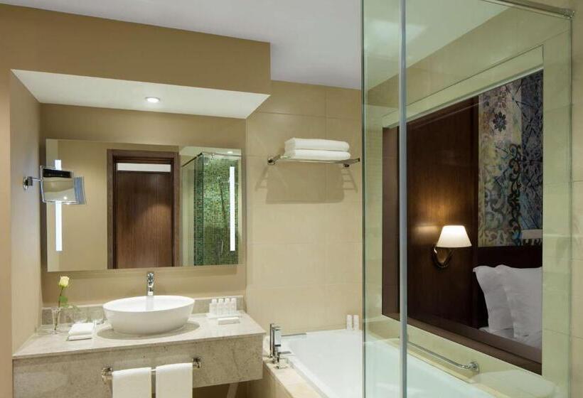 اتاق سوپریور با چشم‌انداز دریا, Radisson Blu Hotel & Resort, Sohar