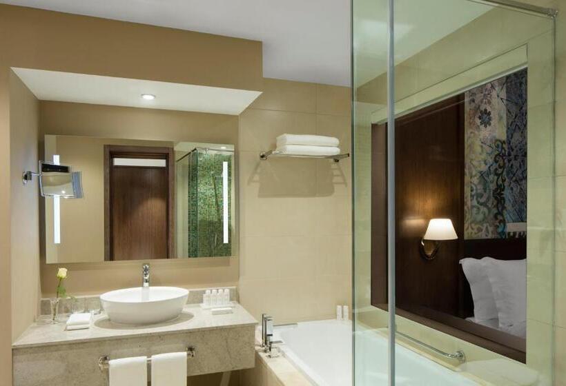 اتاق پرمیوم با چشم‌انداز دریا, Radisson Blu Hotel & Resort, Sohar