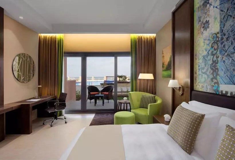 اتاق پرمیوم با چشم‌انداز دریا, Radisson Blu Hotel & Resort, Sohar