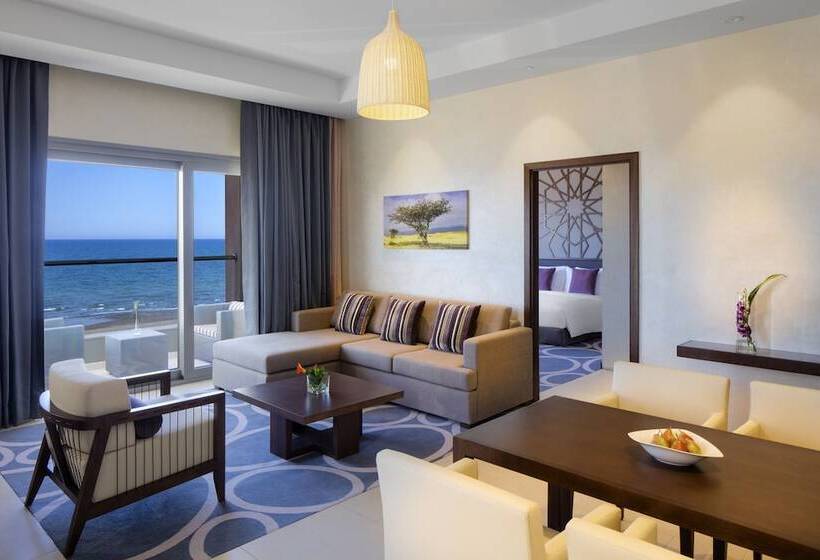 سوییت با چشم‌انداز دریا, Radisson Blu Hotel & Resort, Sohar