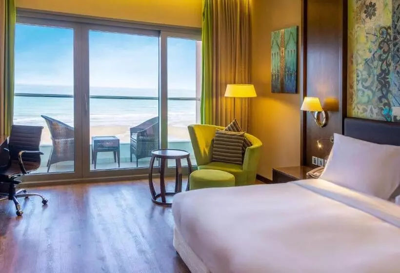 اتاق سوپریور با چشم‌انداز دریا, Radisson Blu Hotel & Resort, Sohar