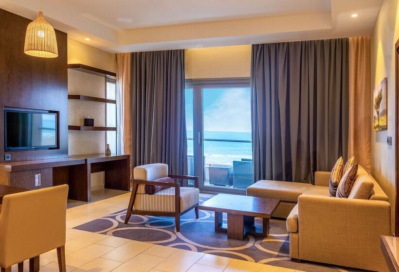 اتاق سوپریور با چشم‌انداز دریا, Radisson Blu Hotel & Resort, Sohar