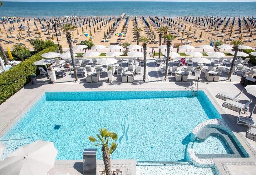 اتاق استاندارد با چشم‌انداز دریا, Sayonara