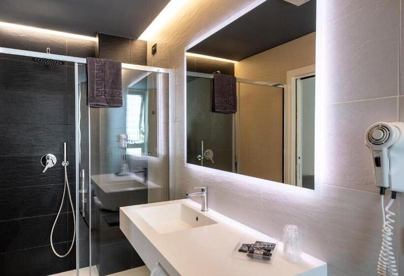 اتاق سوپریور, Sayonara