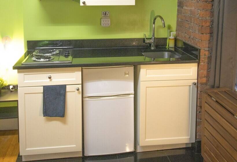 استودیو خانوادگی, Nyc Empire Apartments