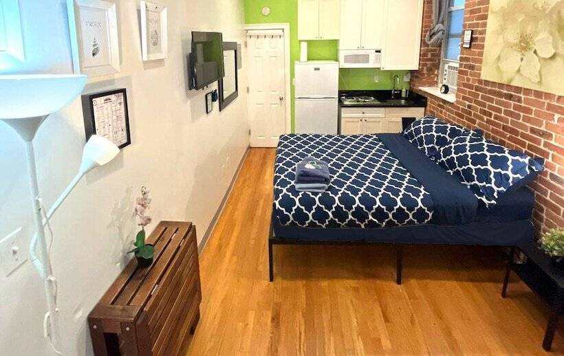 استودیوی استاندارد, Nyc Empire Apartments