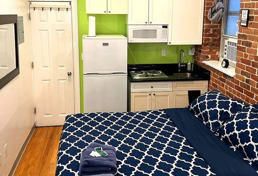 استودیوی استاندارد, Nyc Empire Apartments