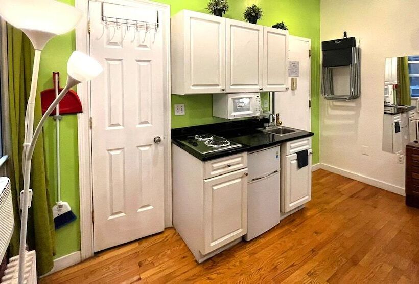 استودیو خانوادگی, Nyc Empire Apartments