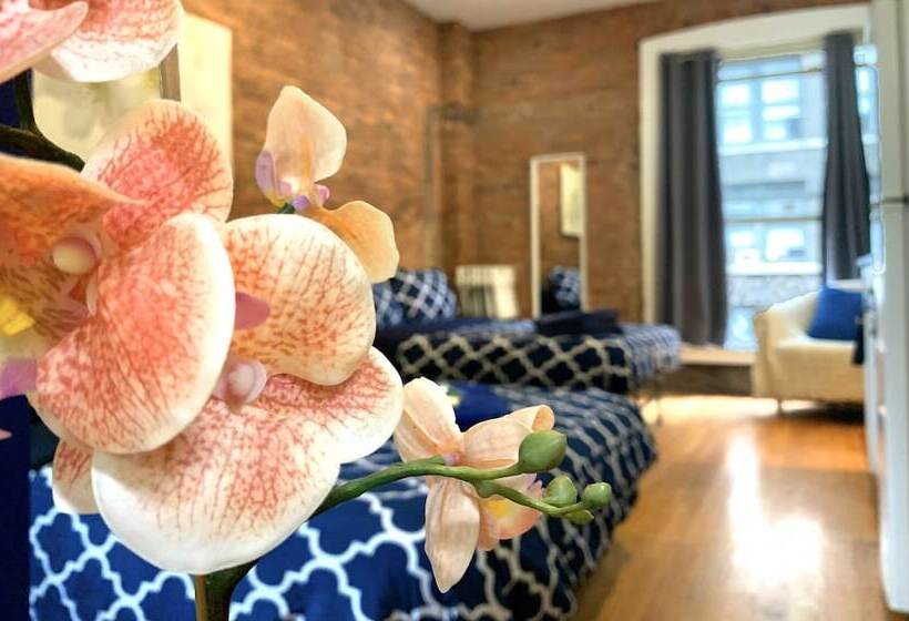 استودیوی استاندارد, Nyc Empire Apartments